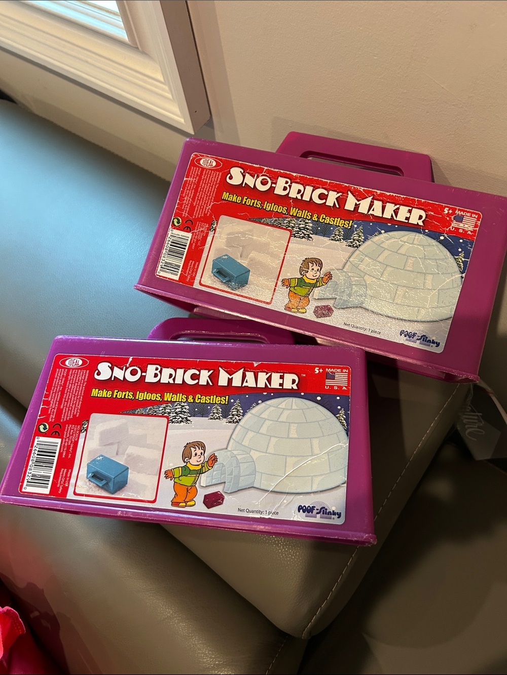 Pre-owned Sno-Brick Maker set of 2